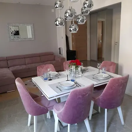 Urban Luxury Oasis Split