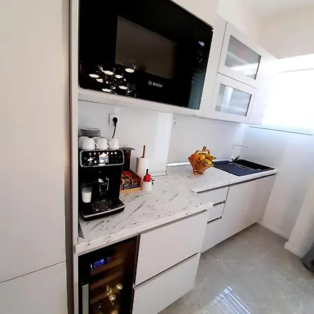 Apartment Urban Luxury Oasis
