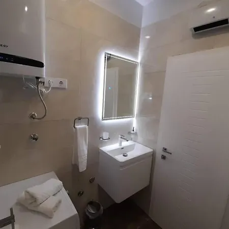 Urban Luxury Oasis Apartment *